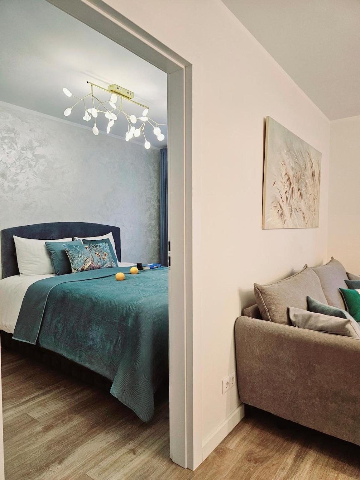 Old Town Serenity Breeze Prime Location *