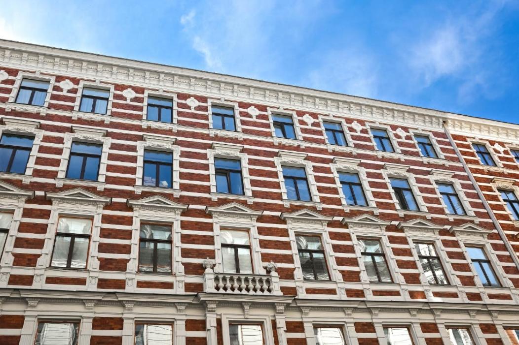 Compact - 5 Min From Bus Station *