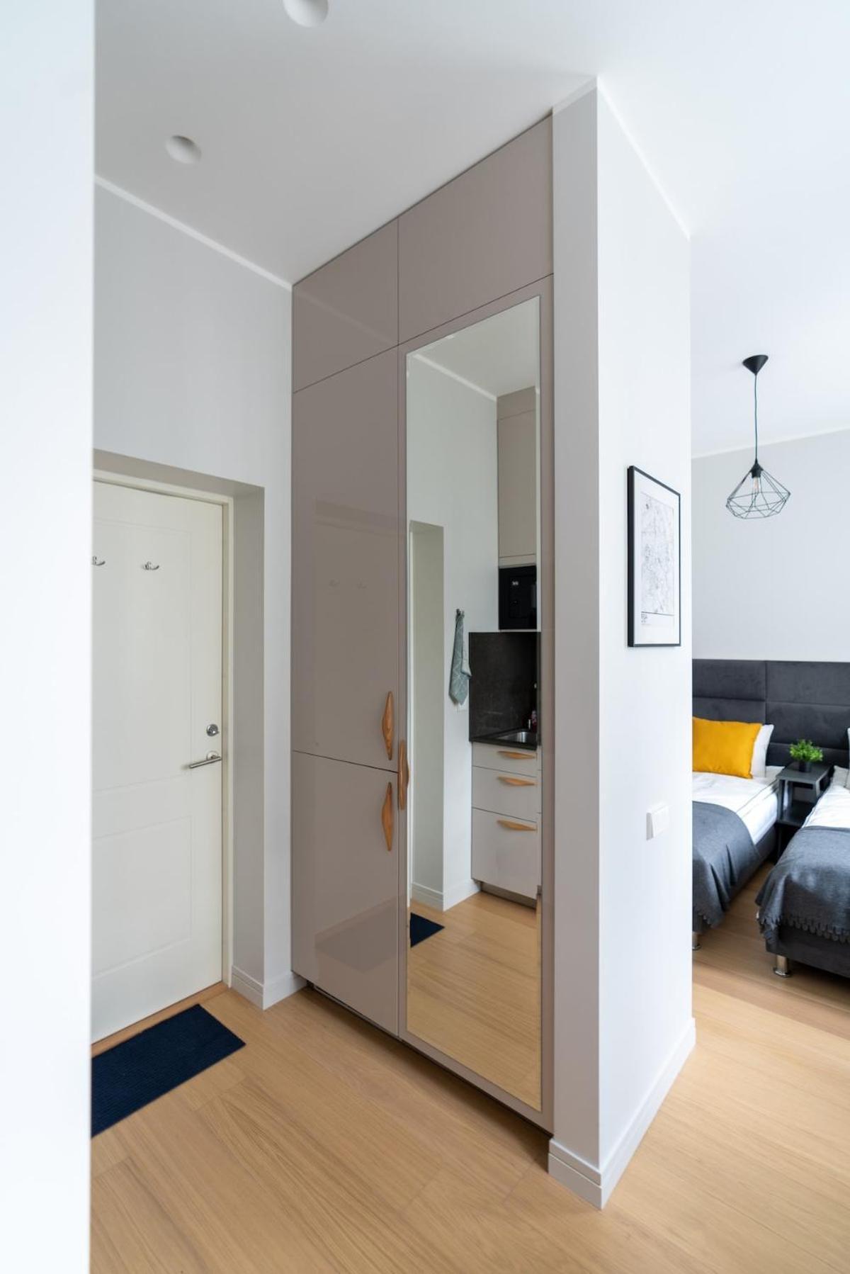 Compact - 5 Min From Bus Station Apartment *