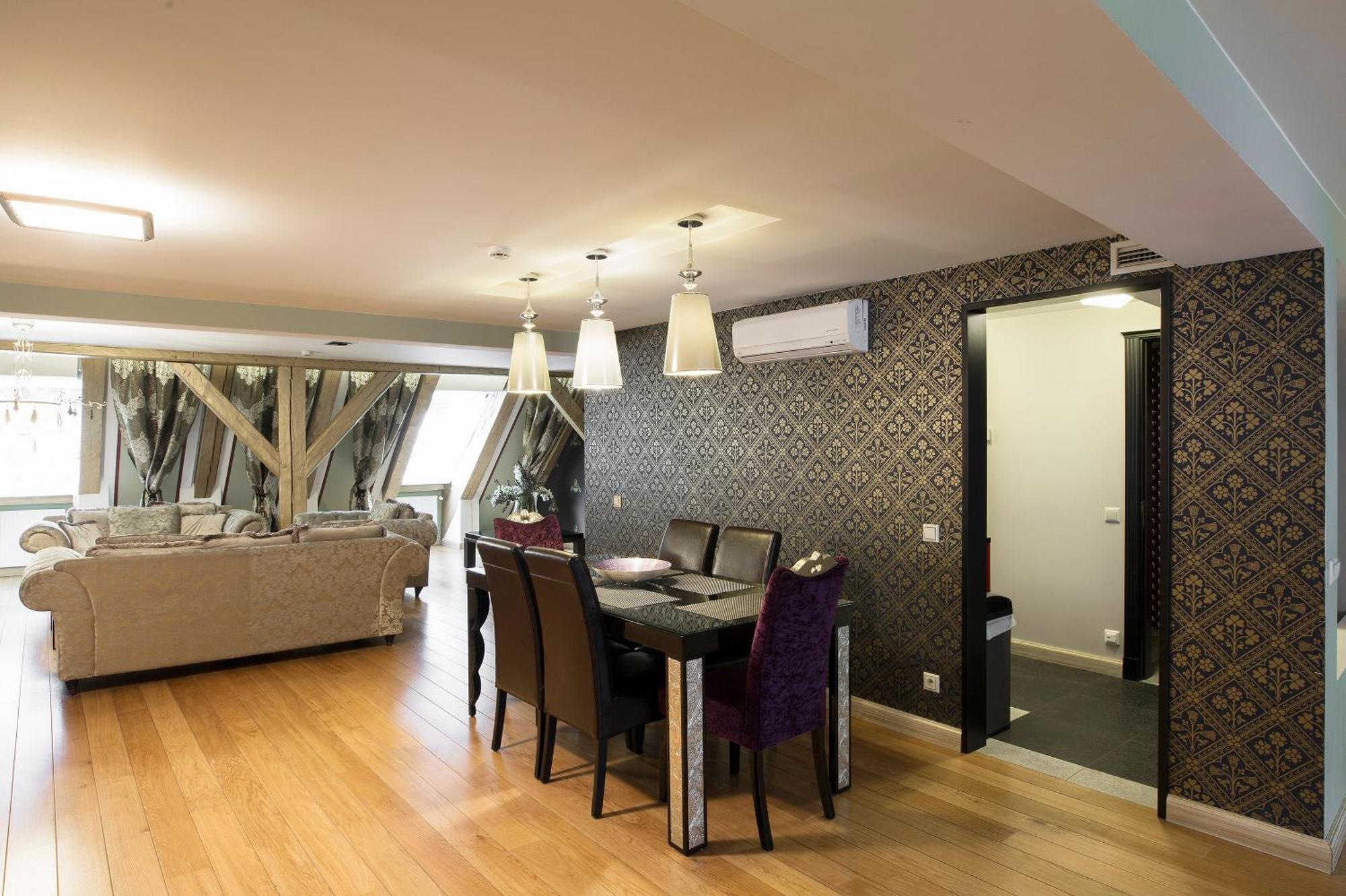 Apartment Grand Old Penthouse *