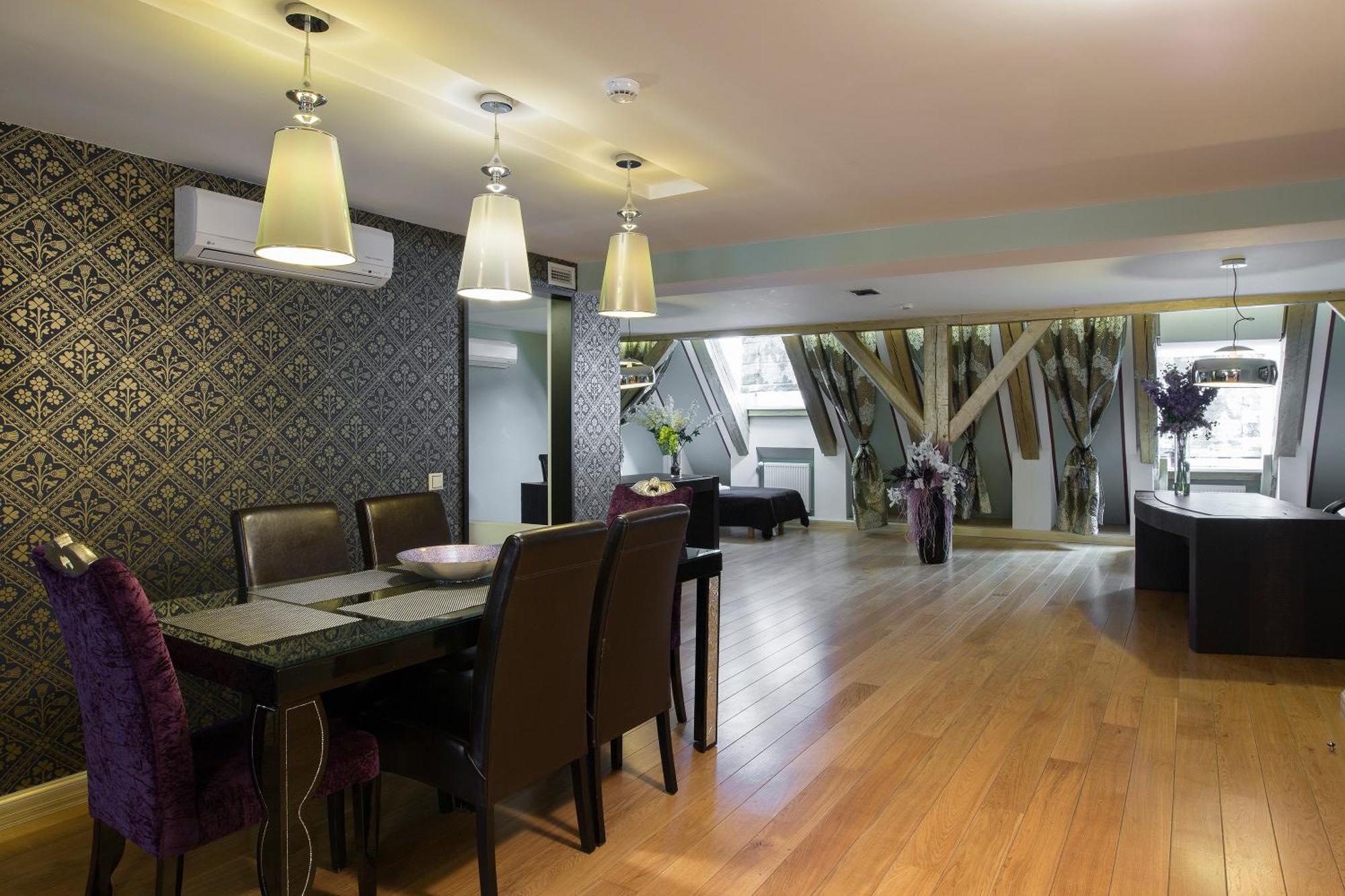 Apartment Grand Old Penthouse