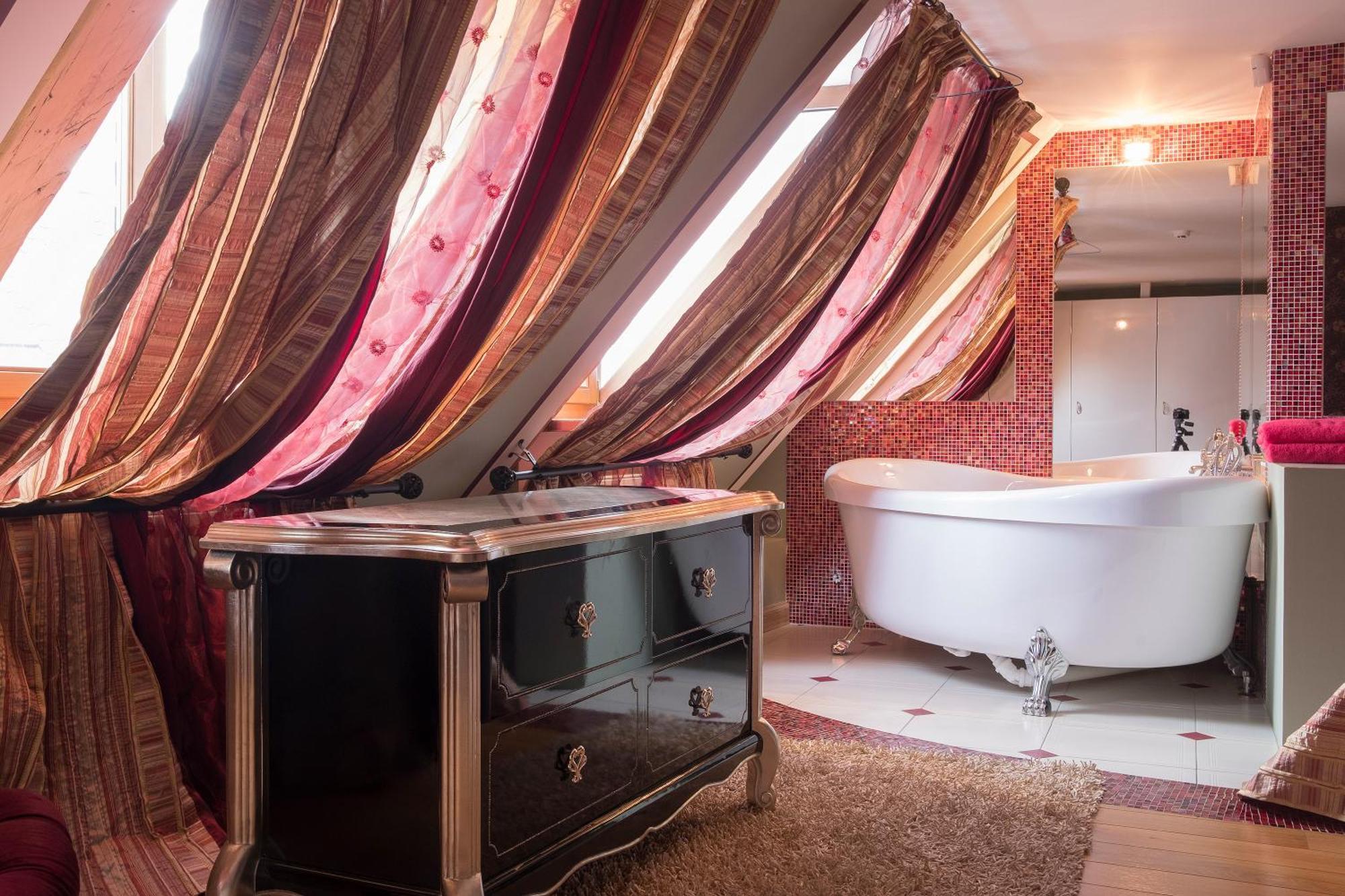 Grand Old Penthouse Apartment Riga