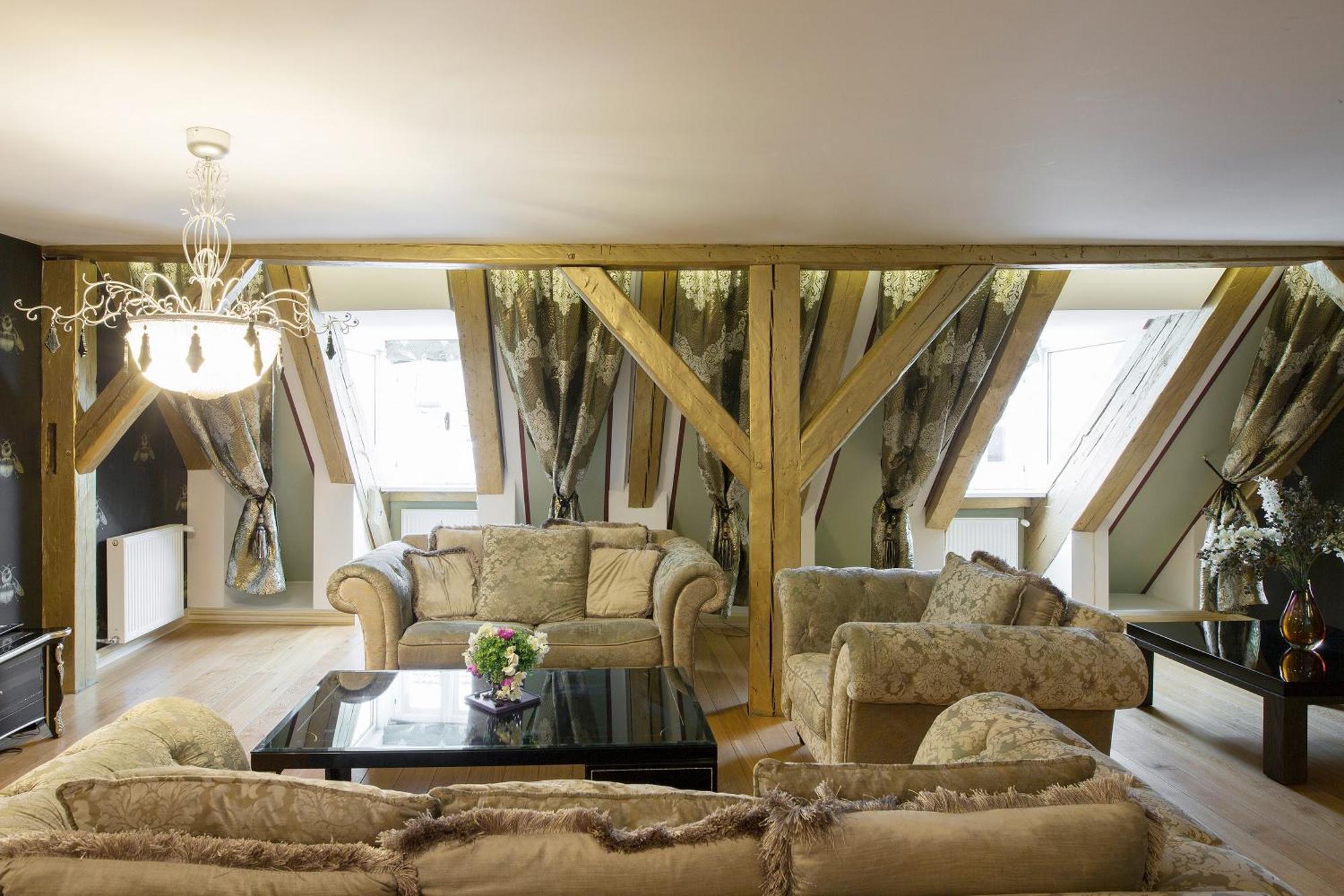 Grand Old Penthouse *