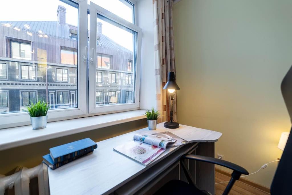 Quiet Hideaway In Centre Apartment *