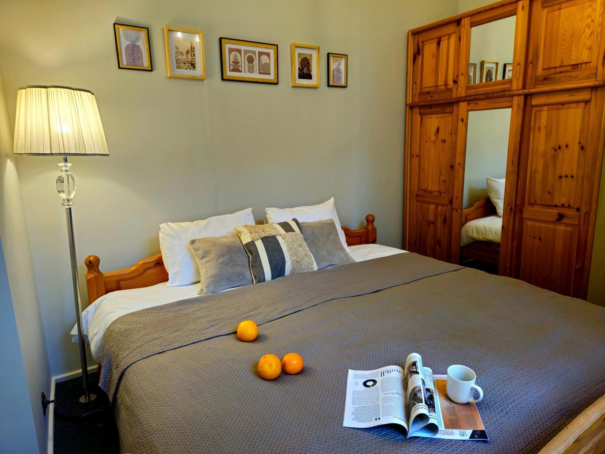 Heart Of Old 3 Bedroom By Dome Square Căn hộ