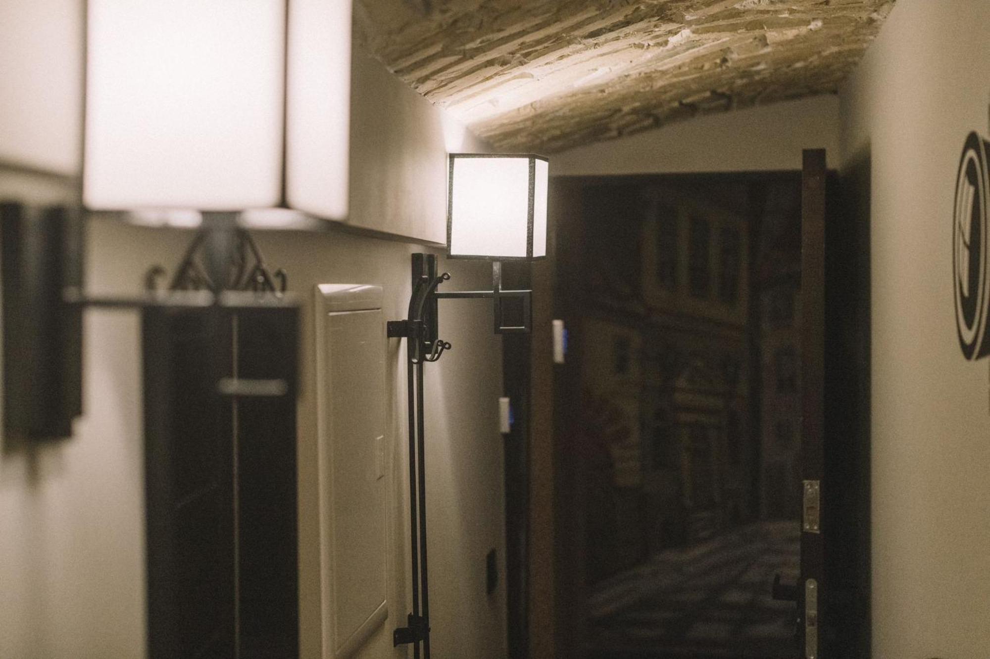 Photographer Rudolf's - Ground Floor With Separate Entrance Apartment *
