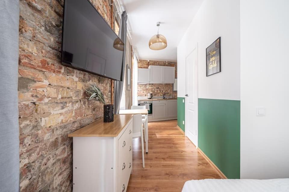 Quiet Hideaway & Wifi In Centre *