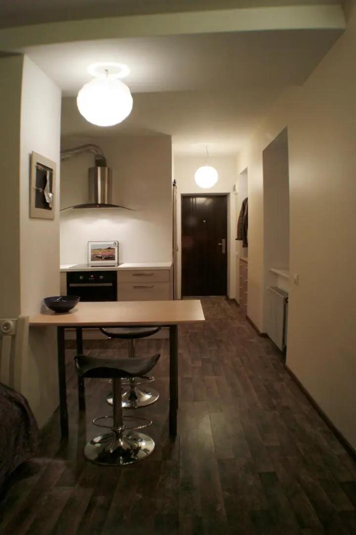 Cozy In The Heart Of Old Town Apartment