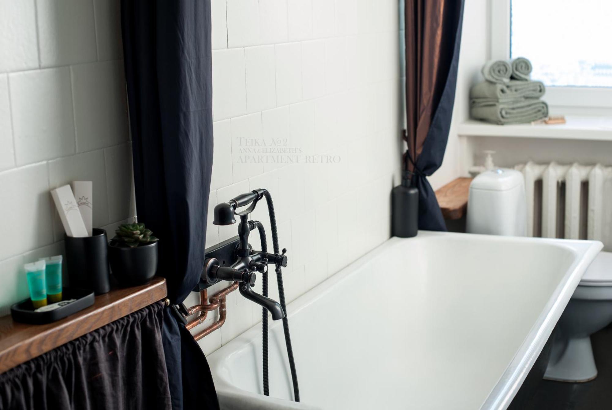 Teika No 2 Apartment-retro On Brivibas Street-free Parking * Riga