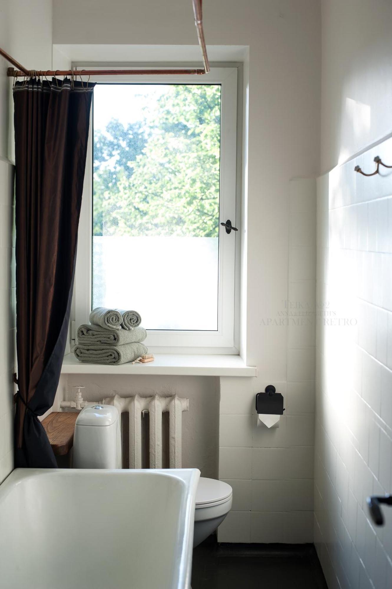 Teika No 2 Apartment-retro On Brivibas Street-free Parking Apartment *
