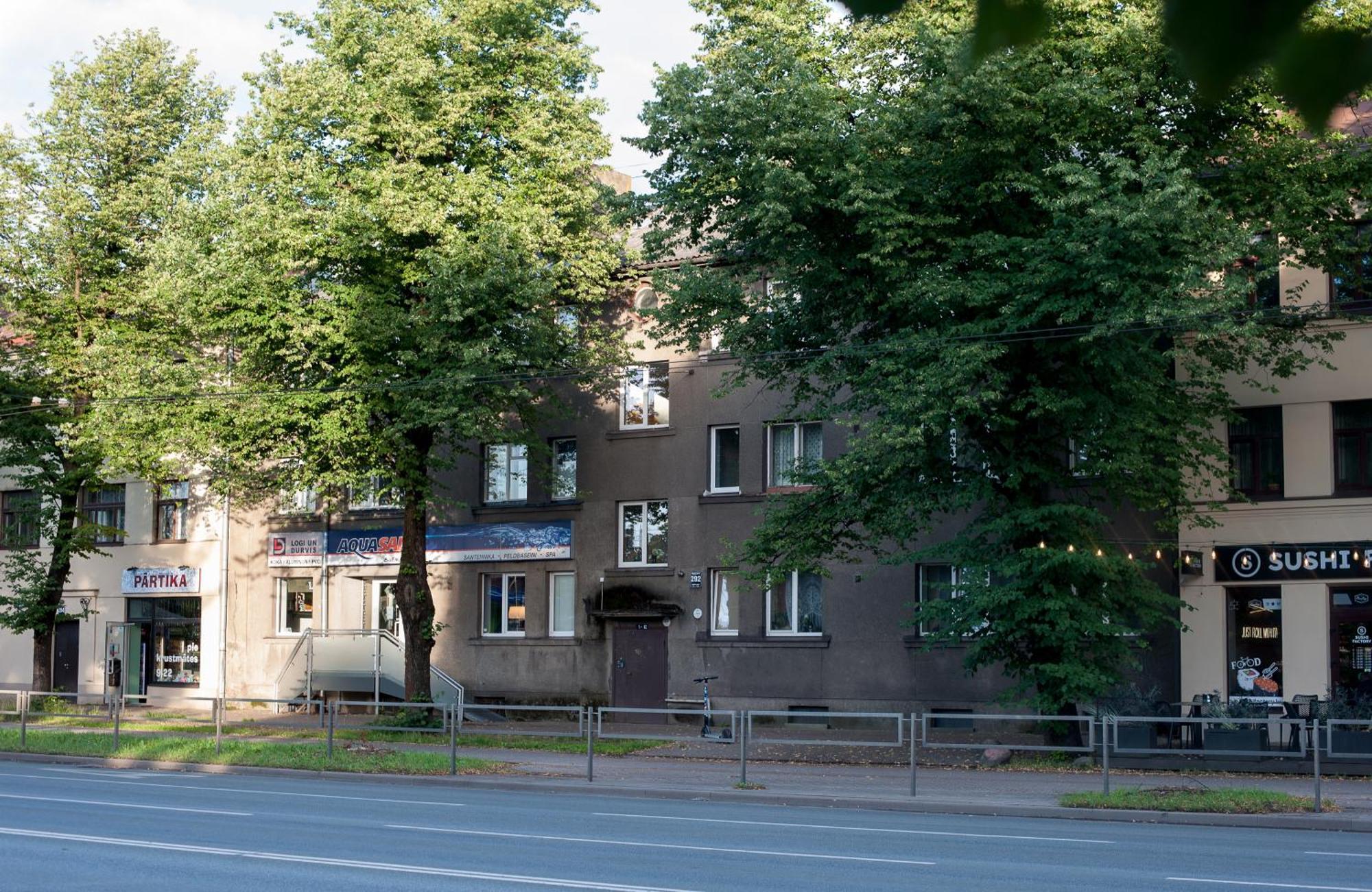 Teika No 2 Apartment-retro On Brivibas Street-free Parking * Riga