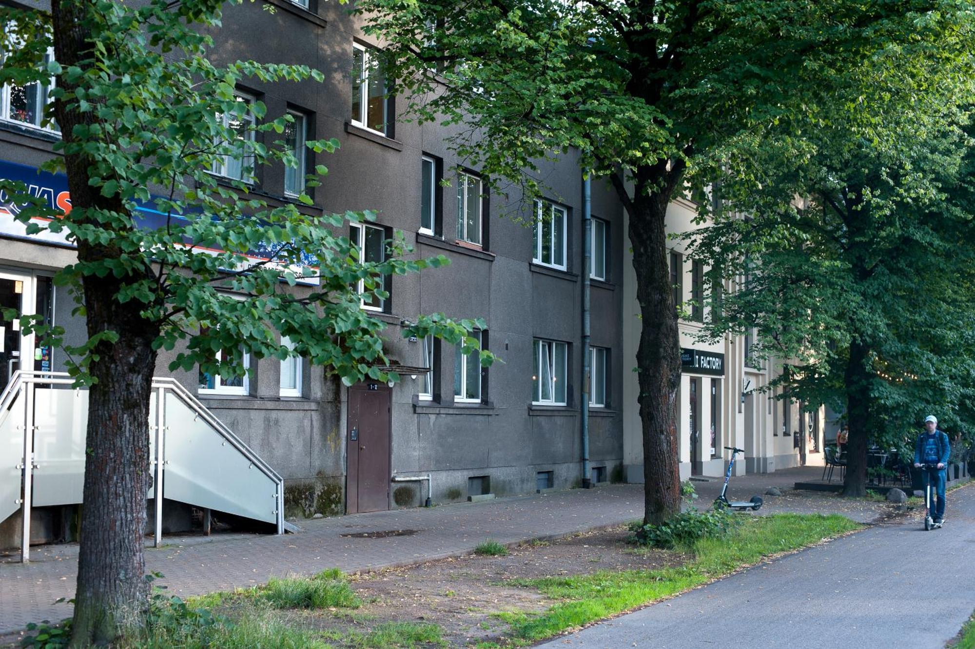 Teika No 2 Apartment-retro On Brivibas Street-free Parking Apartment *
