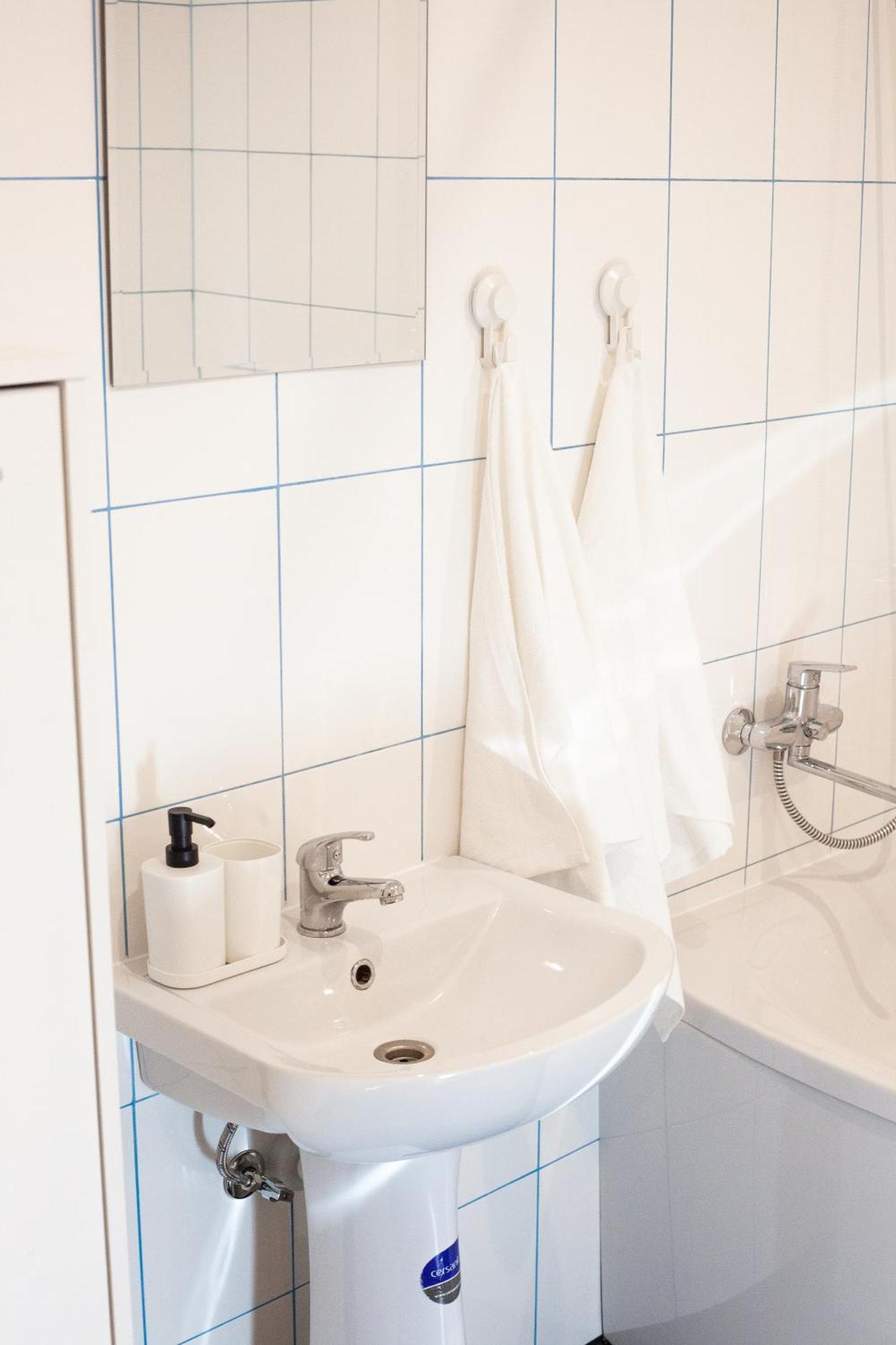 Homyvibes With Free Parking And Self Check-in Apartment *