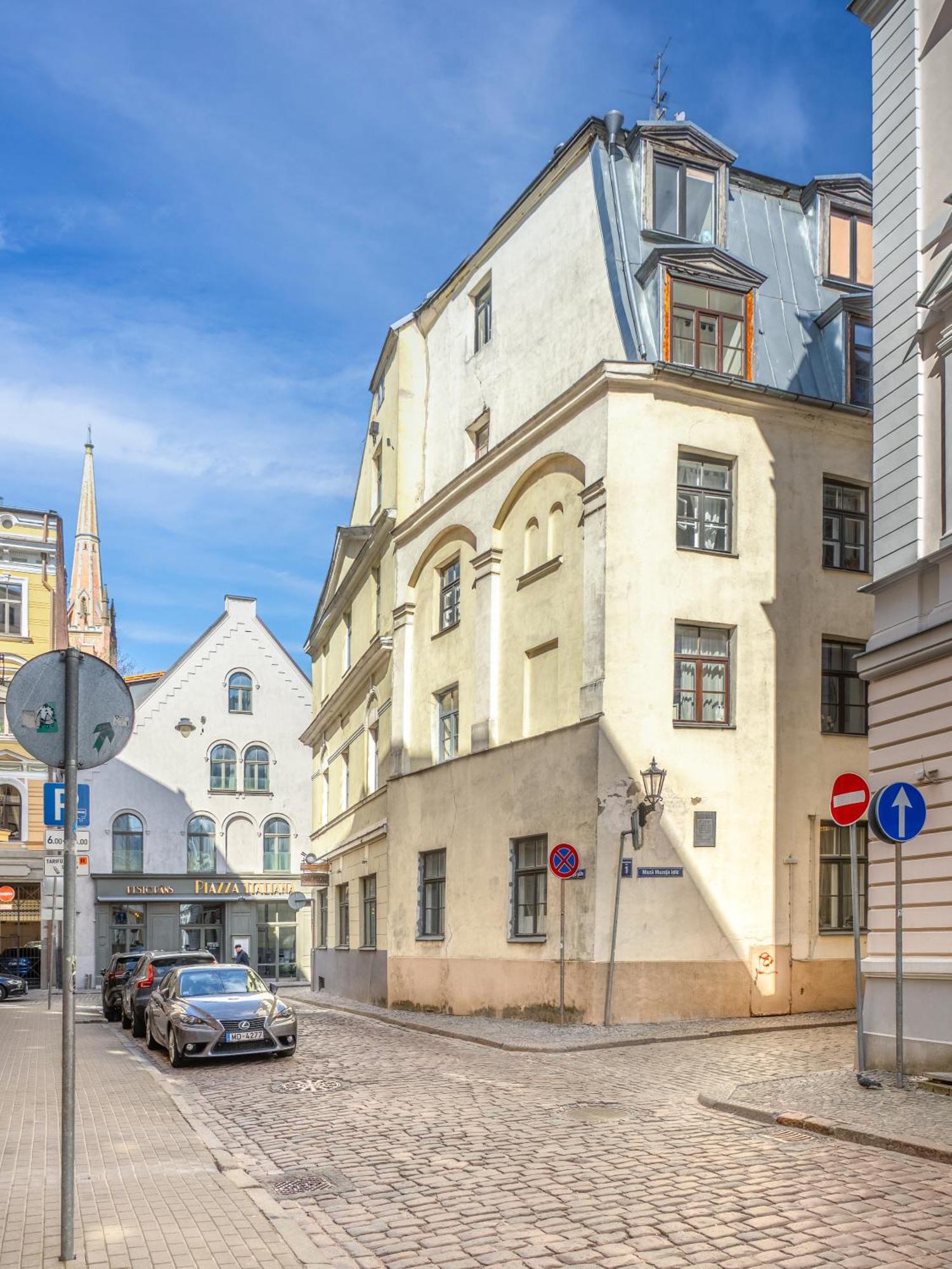 Old Riga, Next To Doma Square, 1br Apartment Riga