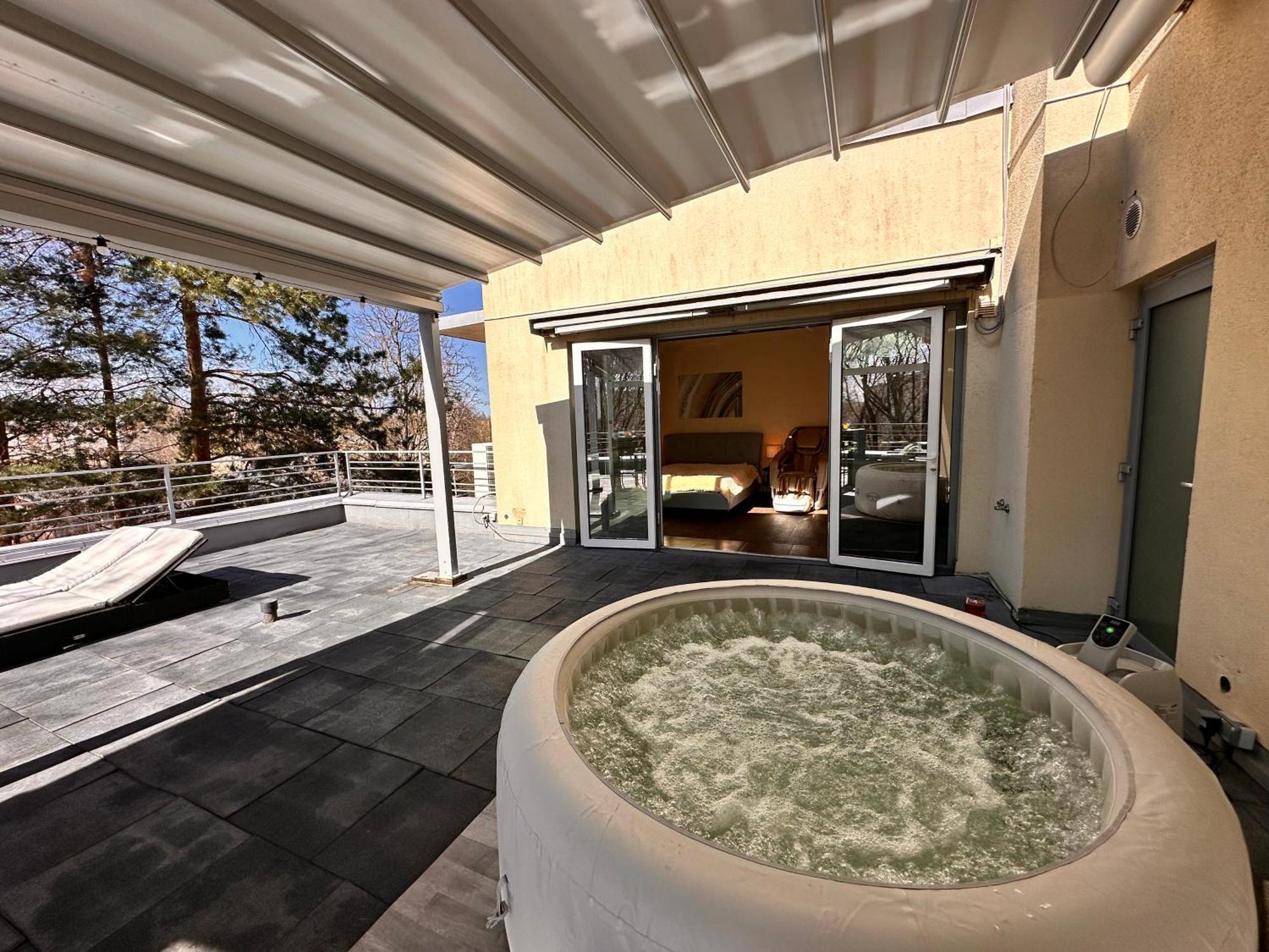 Skyhouse Superior Penthouse & Apartment *