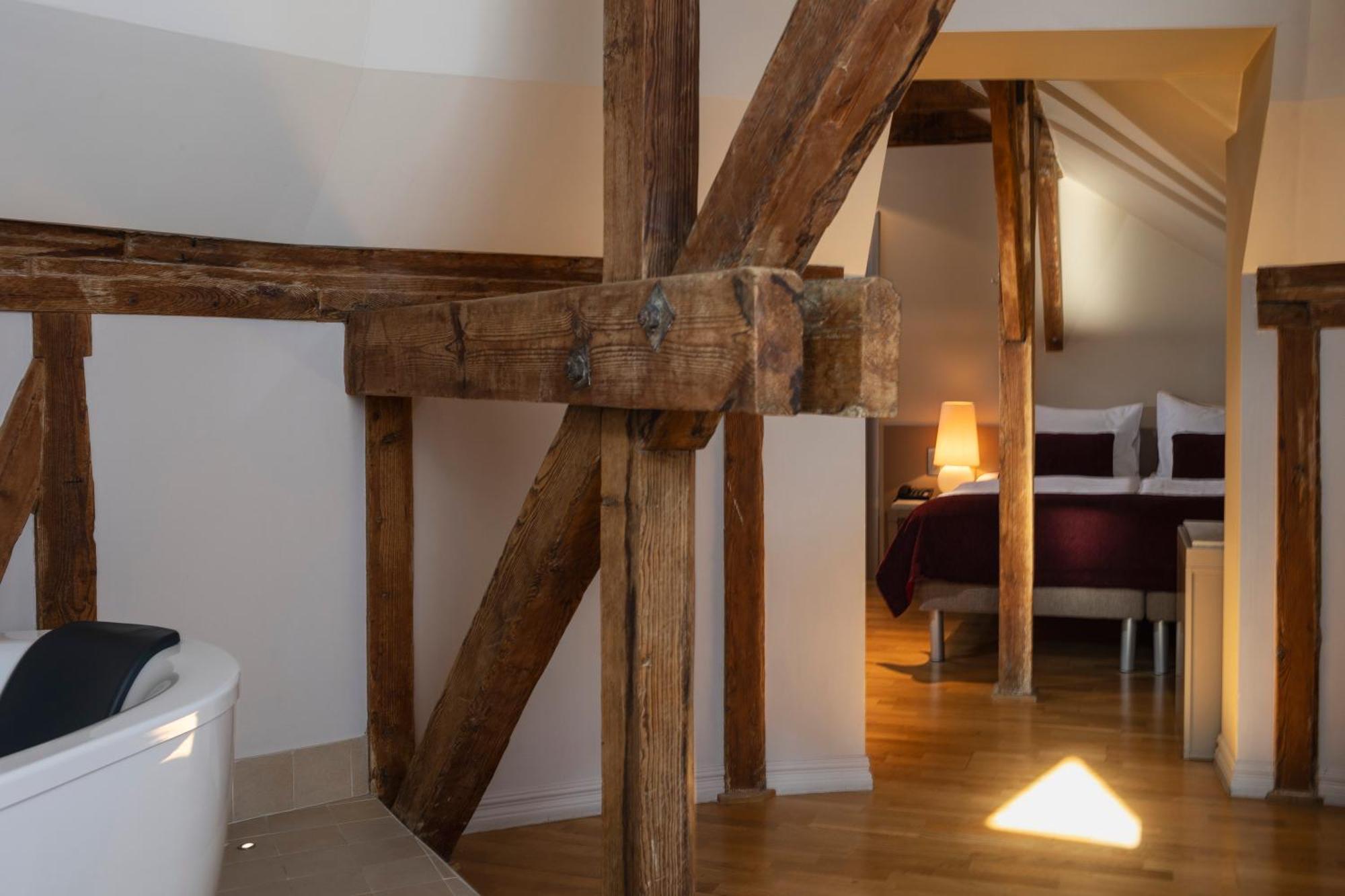 Opera 4* Riga