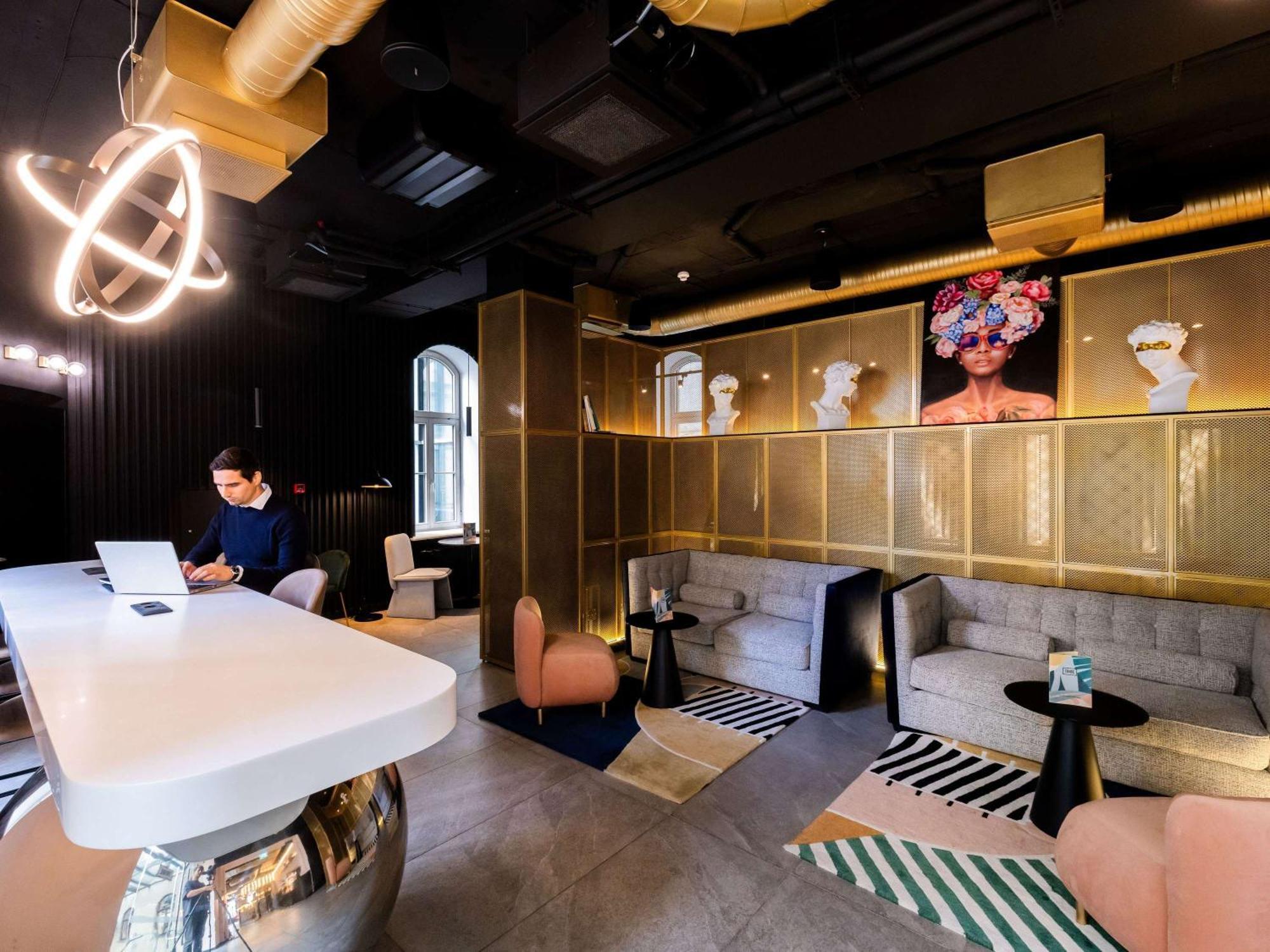 Hotel Tribe Center 3*