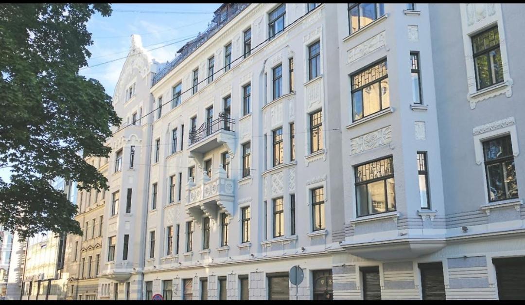 Dzīvoklis Julia Lacplesa *