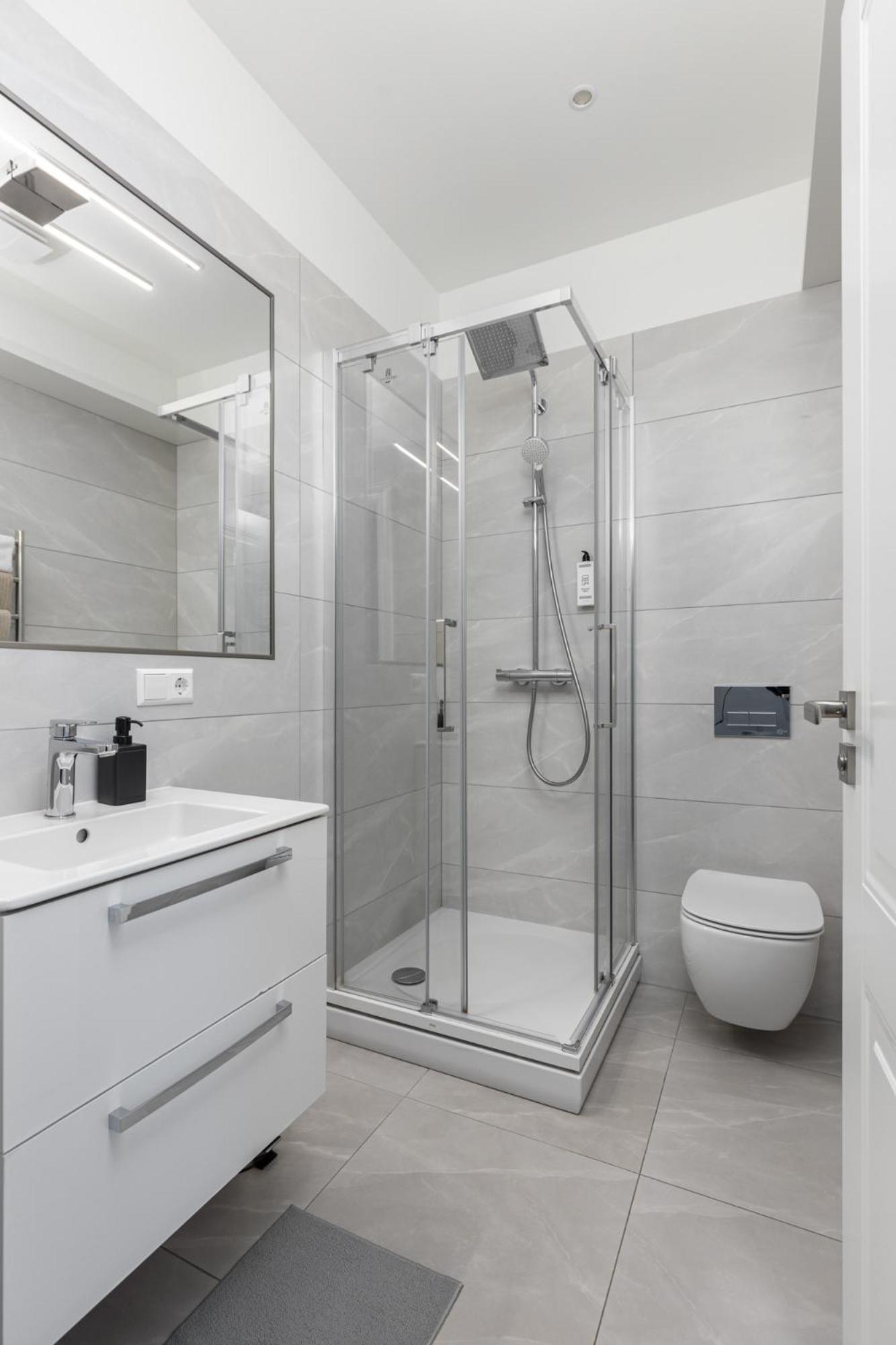 Compact Next To Jrt Apartment Riga