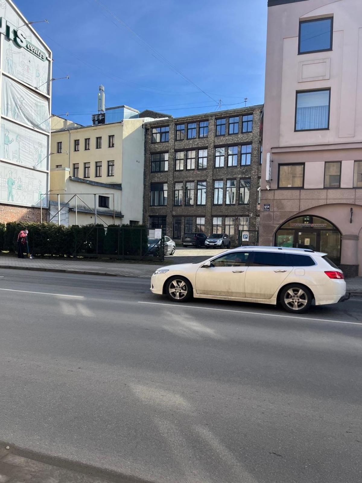 Apartment Cozy 2 -room In The Center Of - Lacplesa *