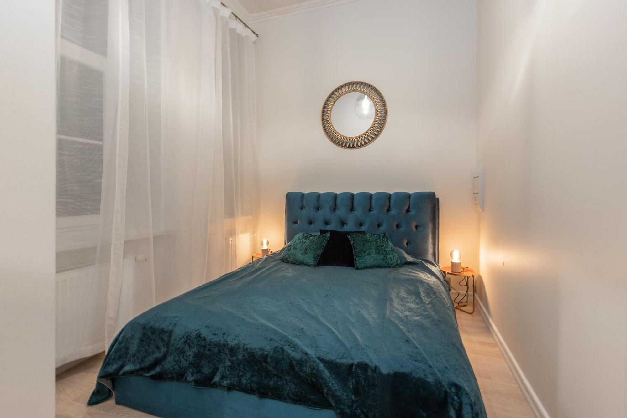 Brand New 4 Bedroom 2,5 Bath , Lux , Căn hộ