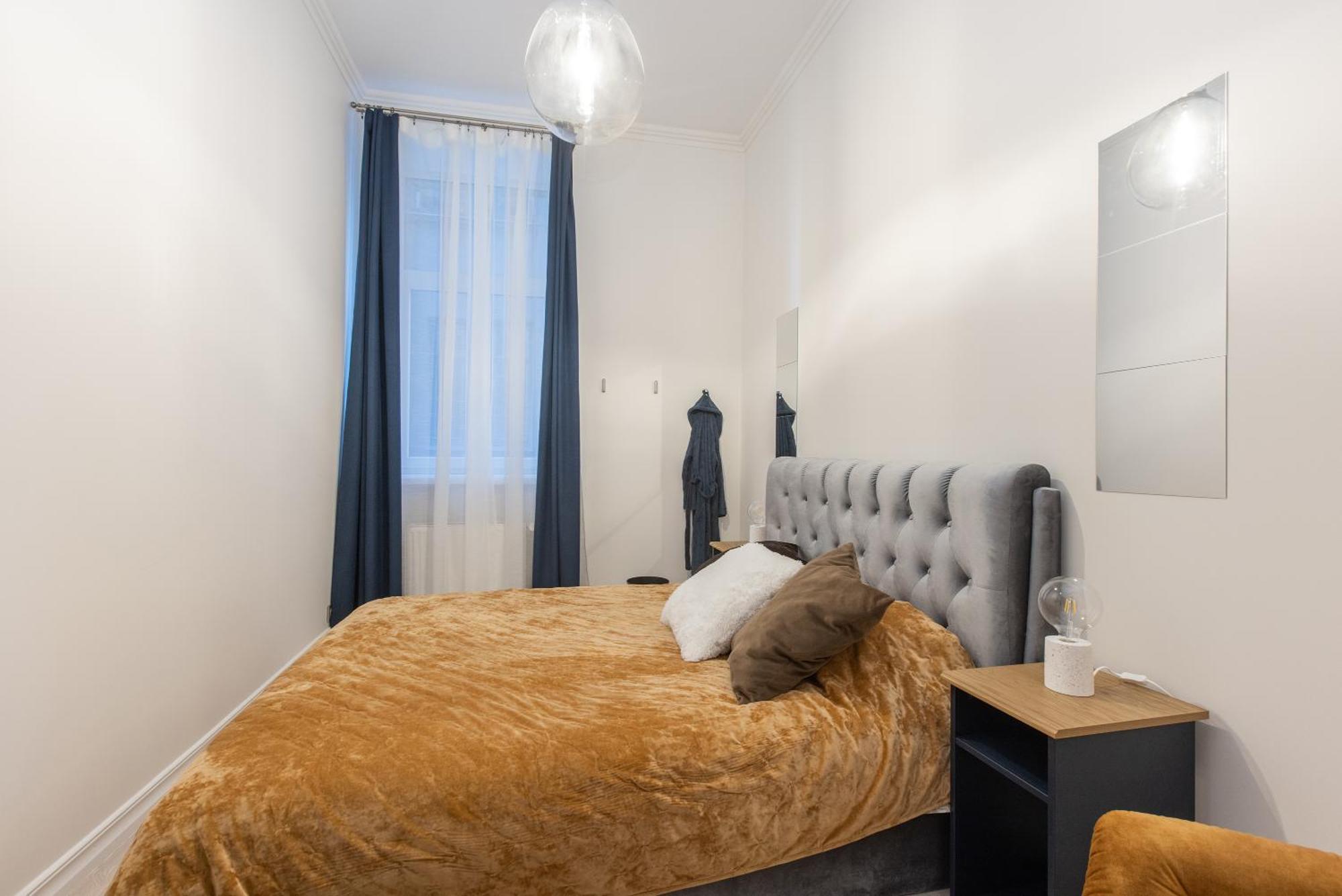Brand New 4 Bedroom 2,5 Bath , Lux , Căn hộ *