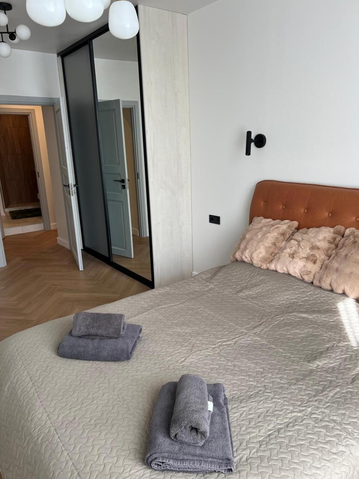 Cozy 2 -room In The Center Of - Lacplesa Riga