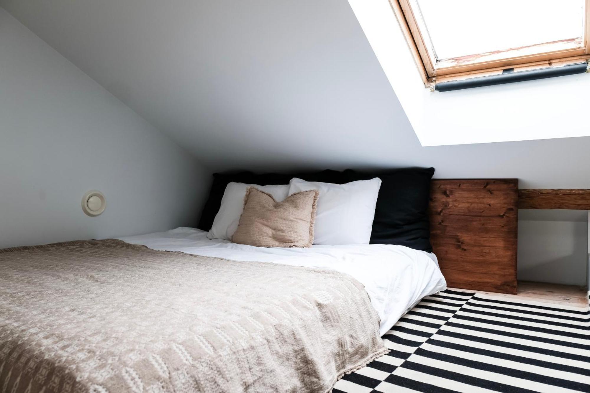 White Loft In Center With 2 King Size Beds Apartment Riga