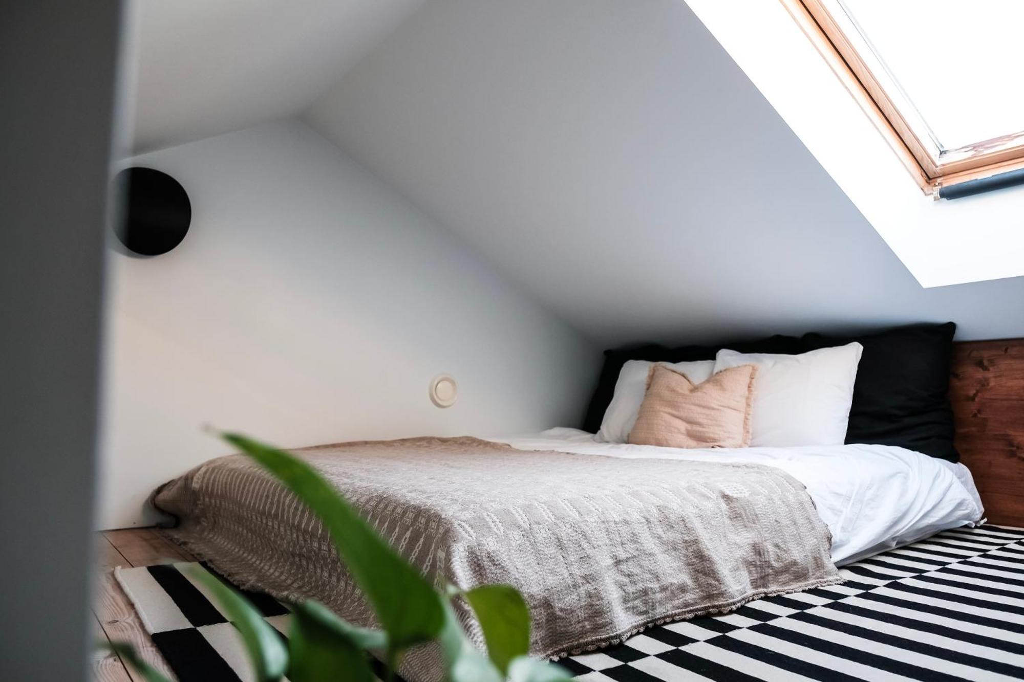 White Loft In Center With 2 King Size Beds Apartment *