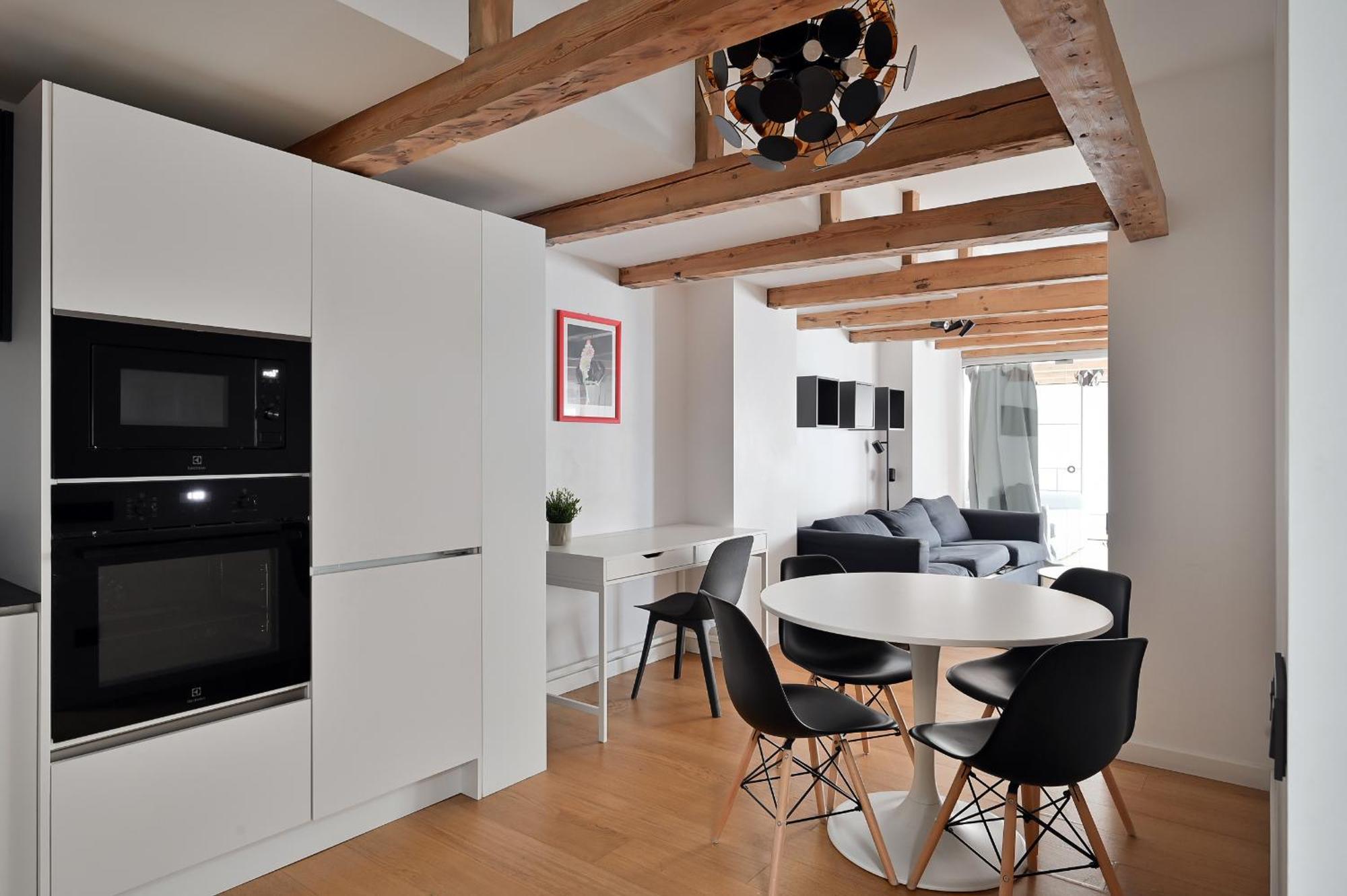 Modern & 2bdrm