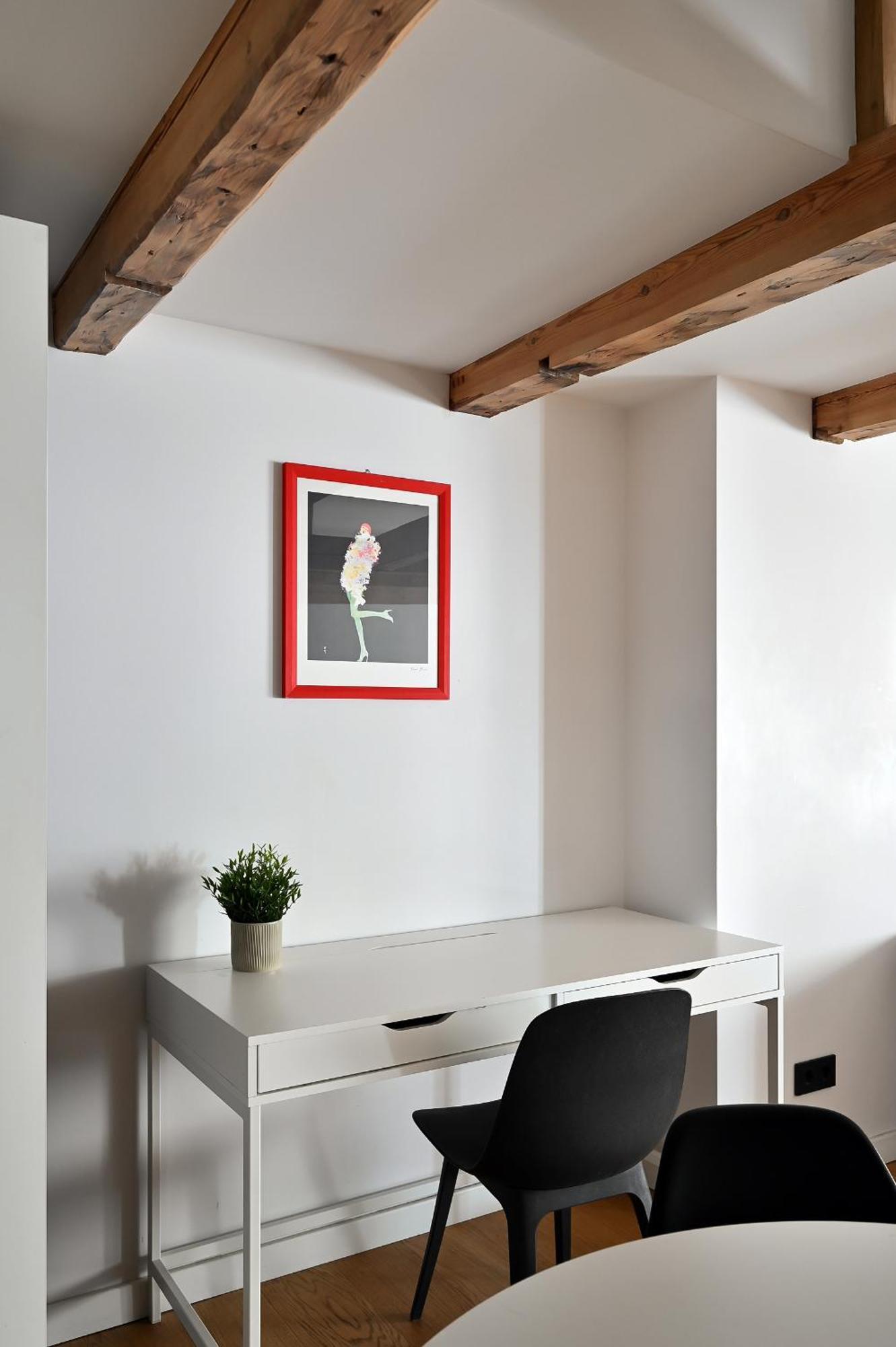 Modern & 2bdrm
