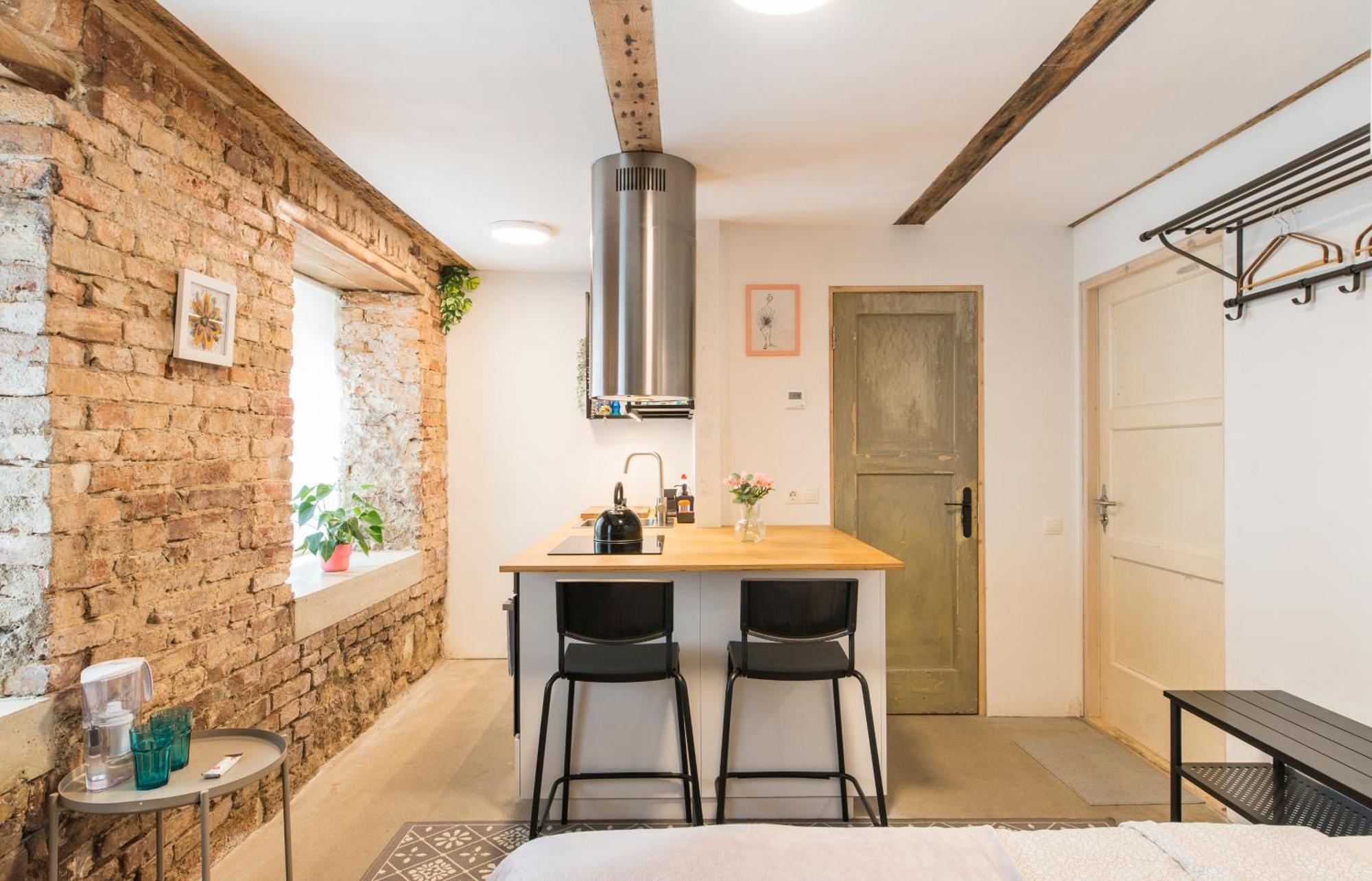 Quiet Center With Private Parking Riga