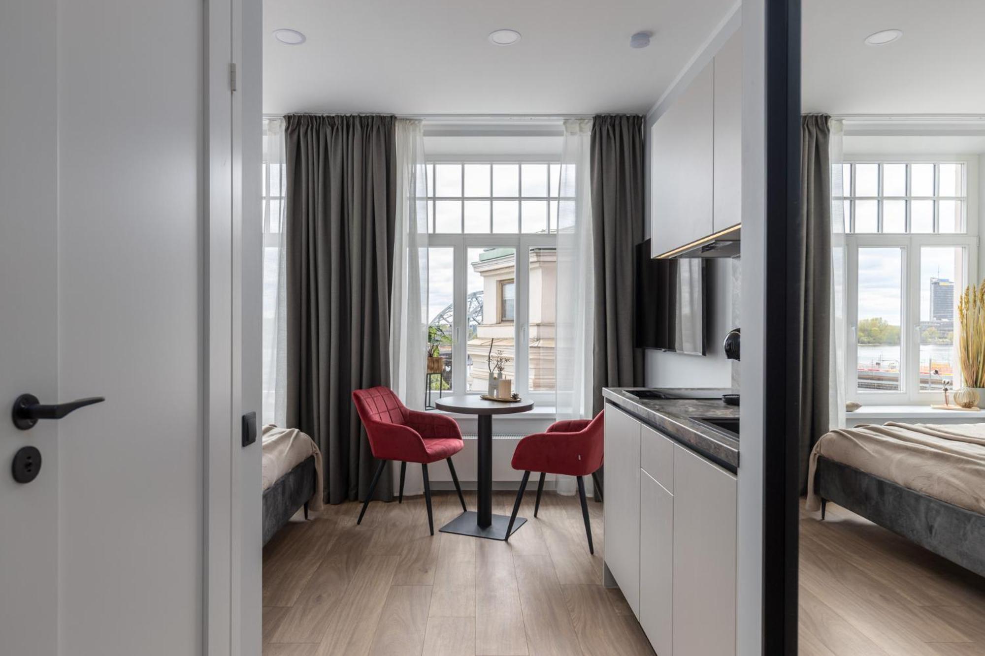 Apartment With River View In Old Town