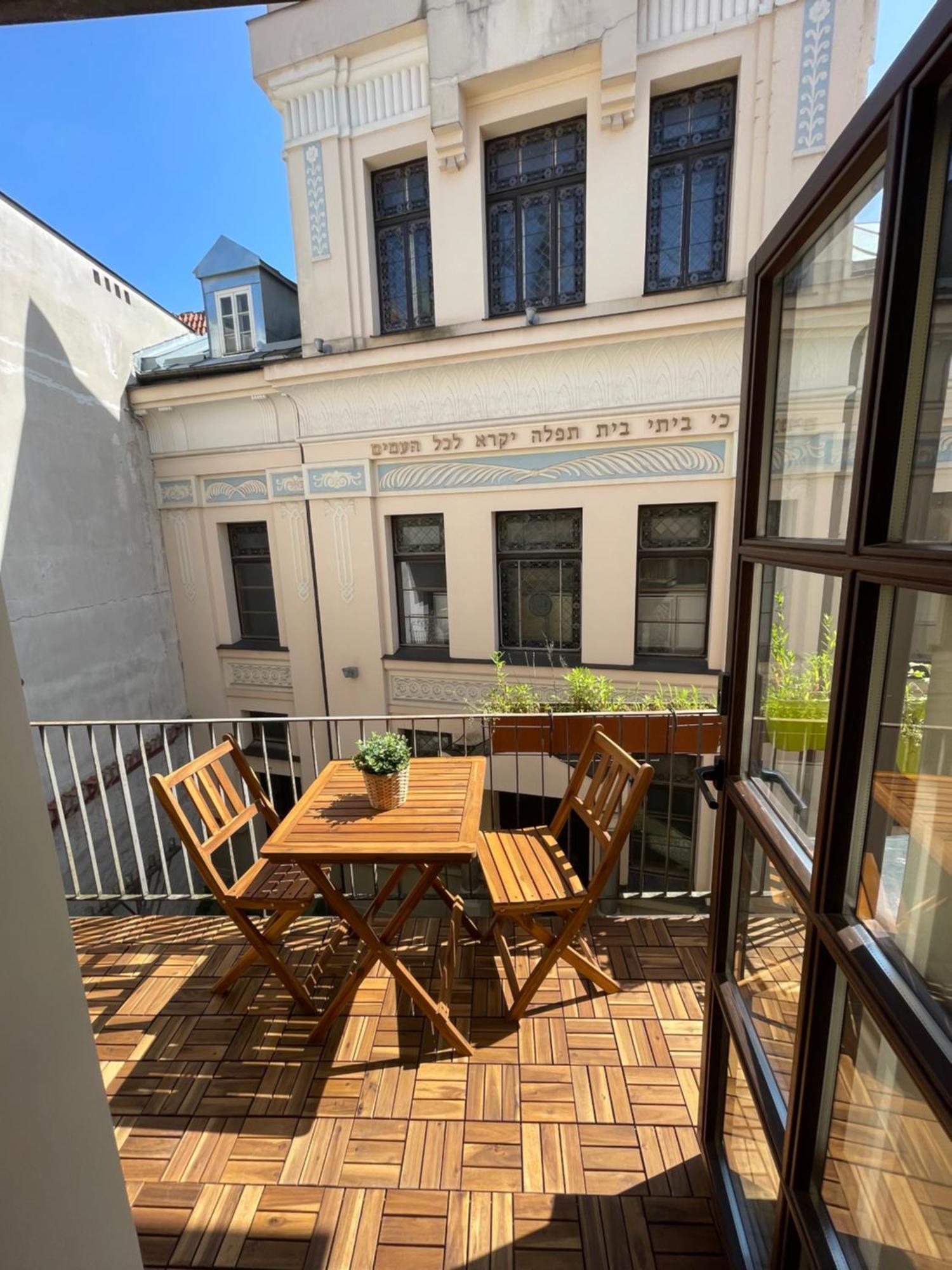 3 Bedrooms Oldtown With Balcony Quiet Area Riga