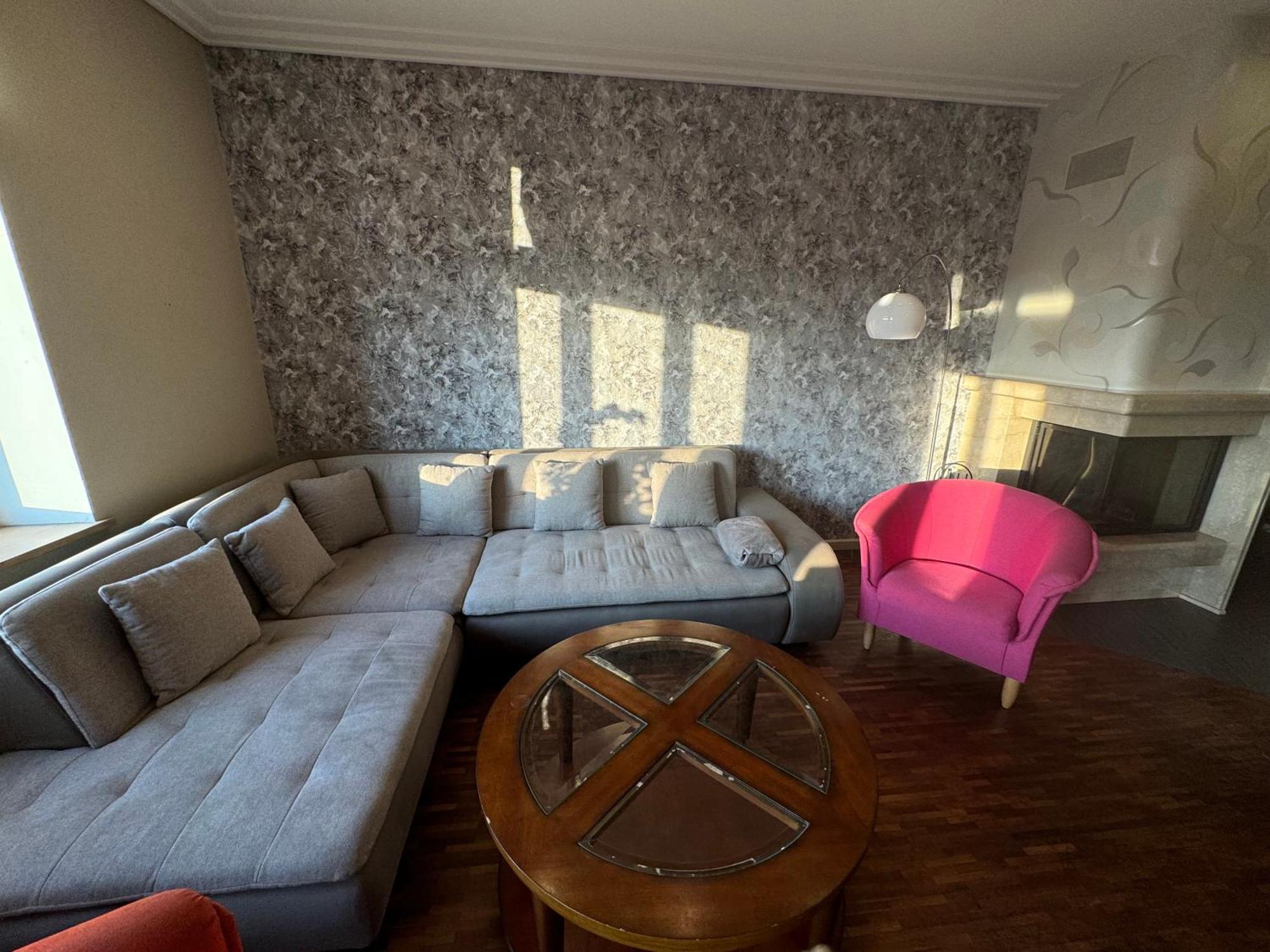 Apartment Two Level In The Art Nouveau Area *