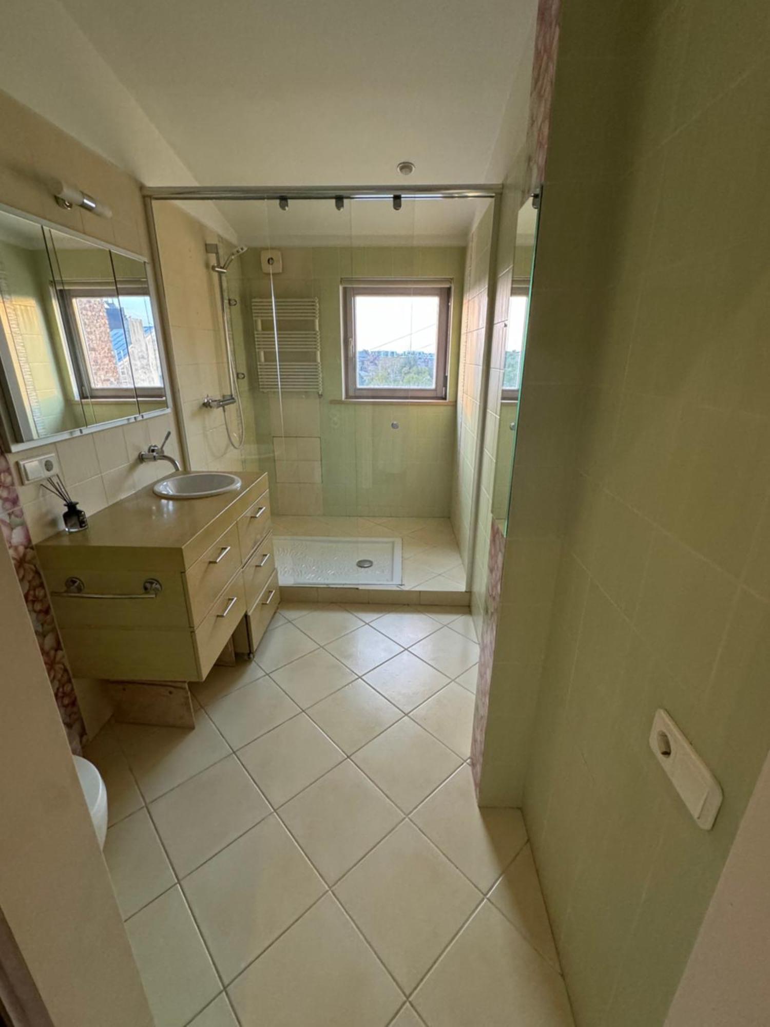 Apartment Two Level In The Art Nouveau Area *