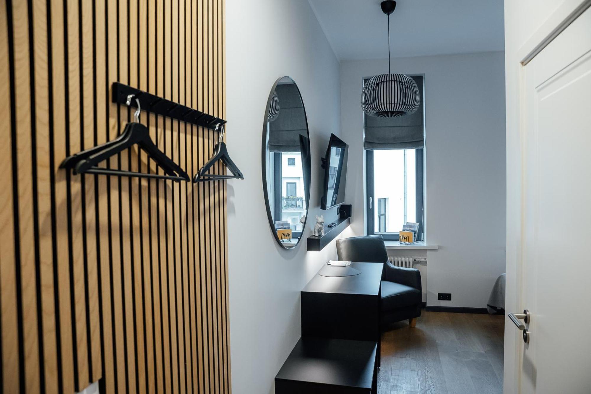 In Art Nouveau Building With Ac Location Near Old Town Apartment