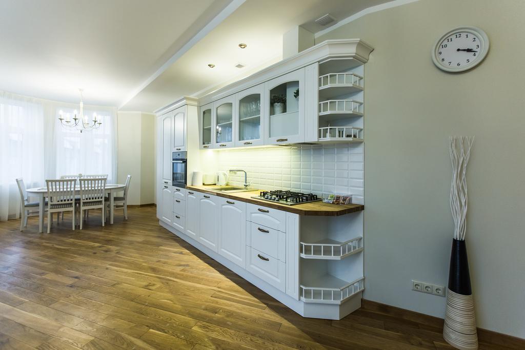 Aparthotel Lux - Ernesta, Free Parking