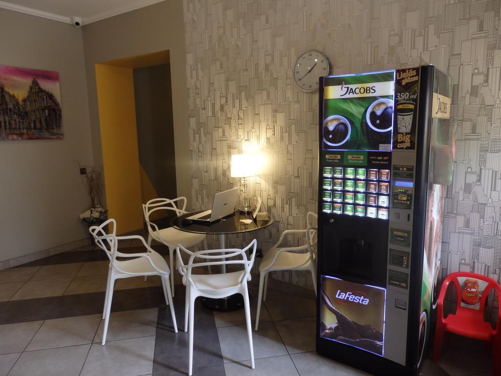 Hotel Happy