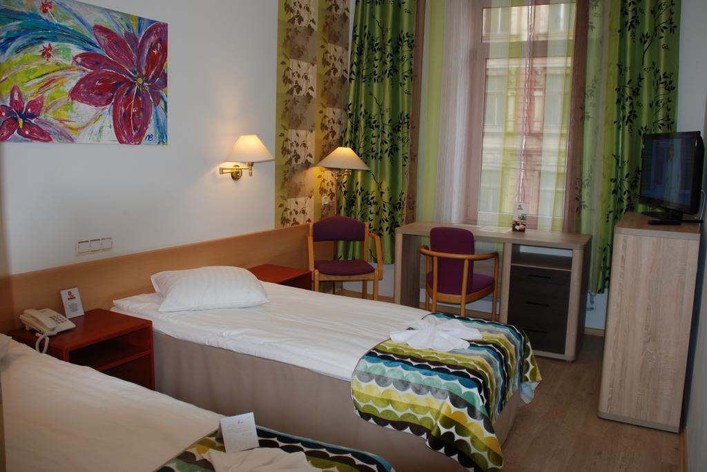 Hotel A1 Center 3*