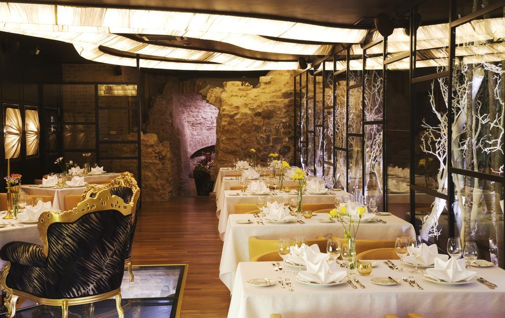 Royal Square & Hotel 5*