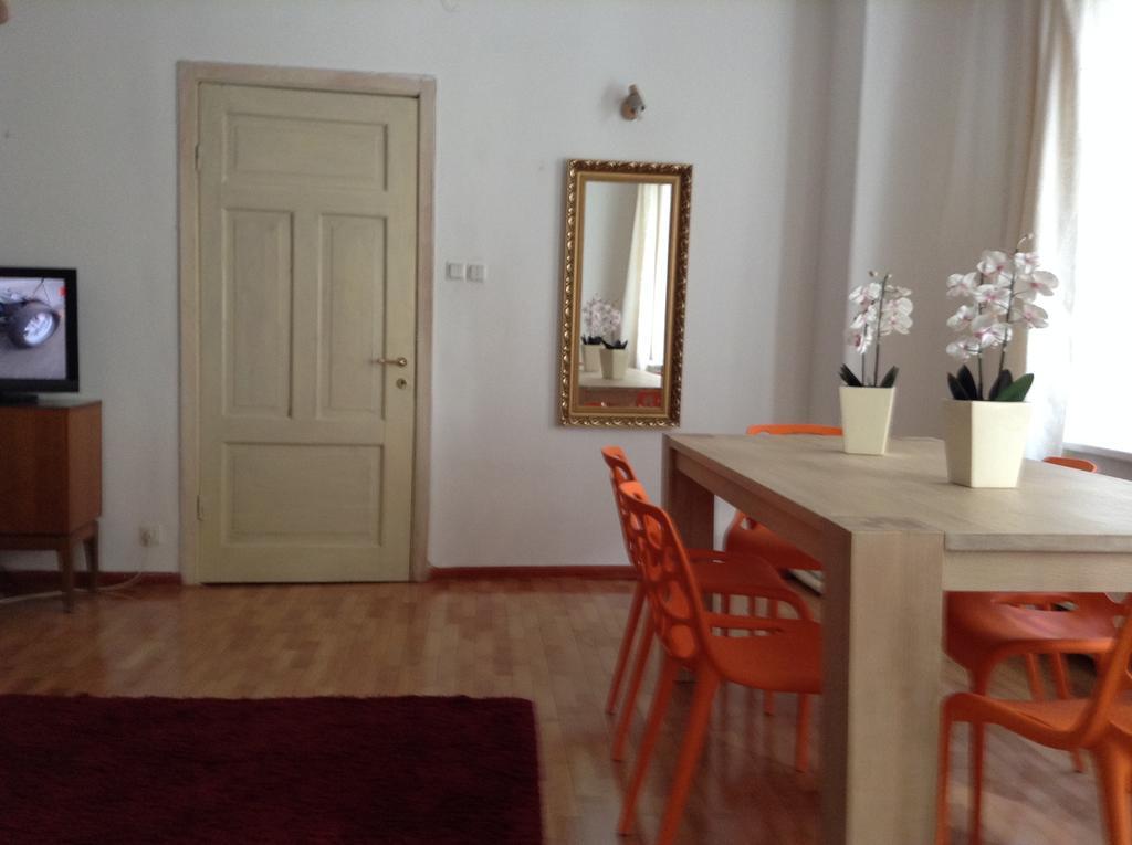 Cheap And Chic Apartment