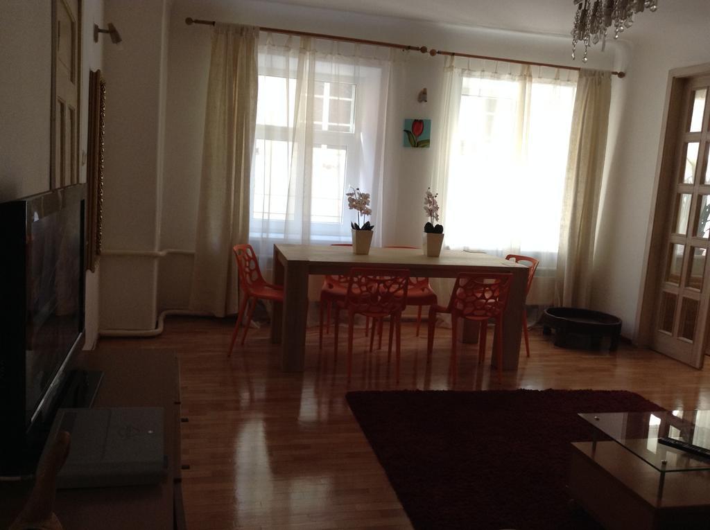Cheap And Chic Apartment Riga