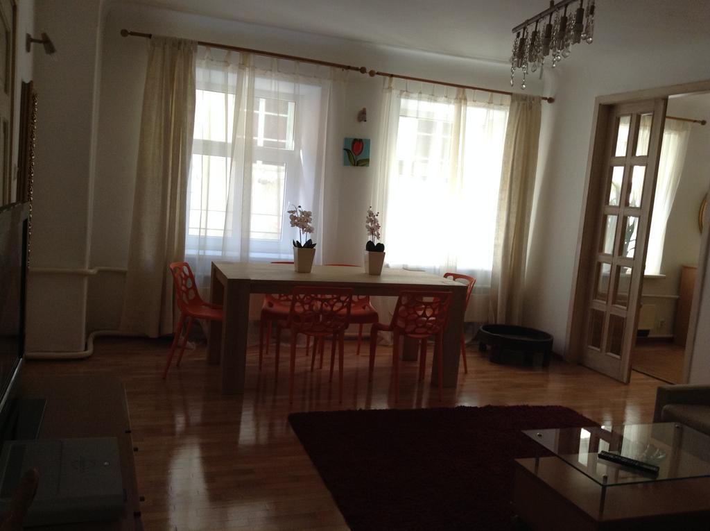 Apartment Cheap And Chic Riga