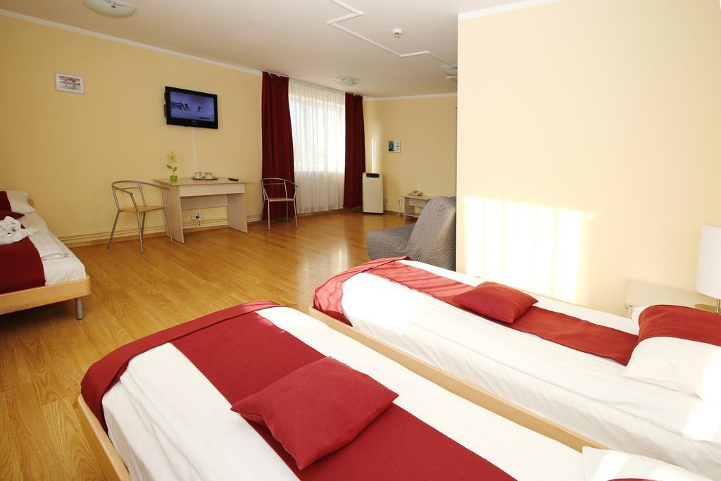 Tomo Free Parking Hotel 3*