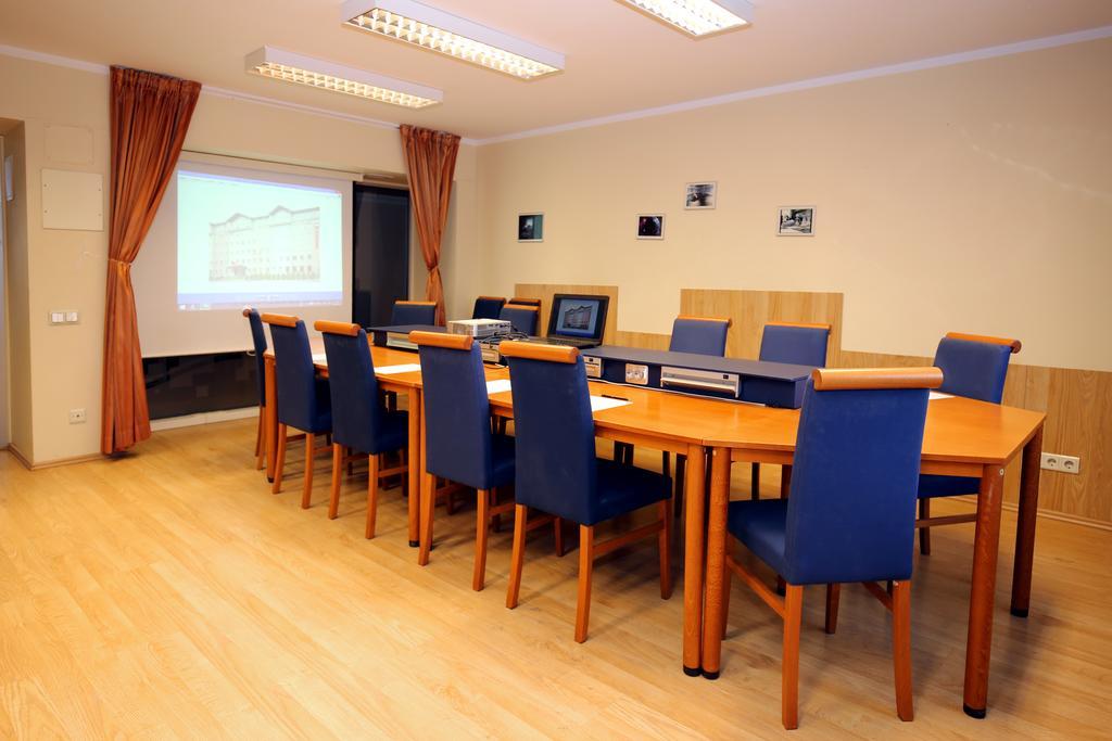 Tomo Free Parking Hotel 3*