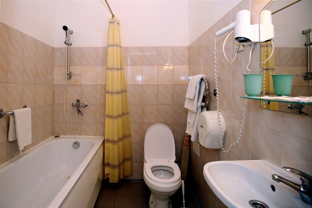 Tomo Free Parking Hotel 3*