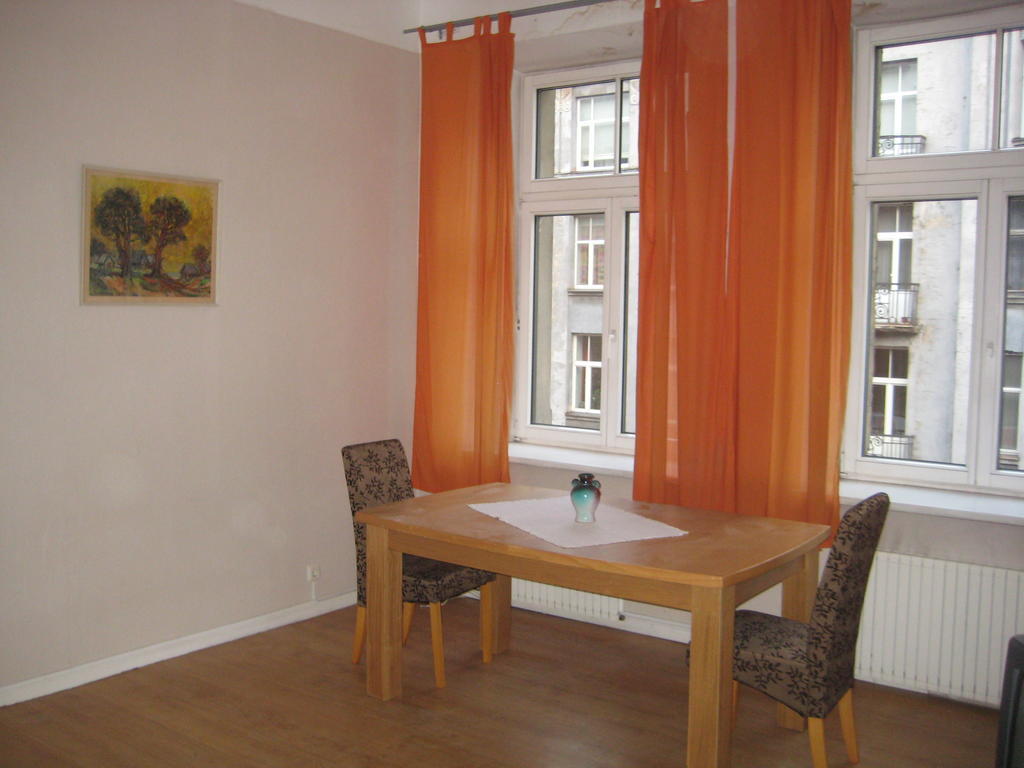 Apartment Aleksandra Caka 65 *