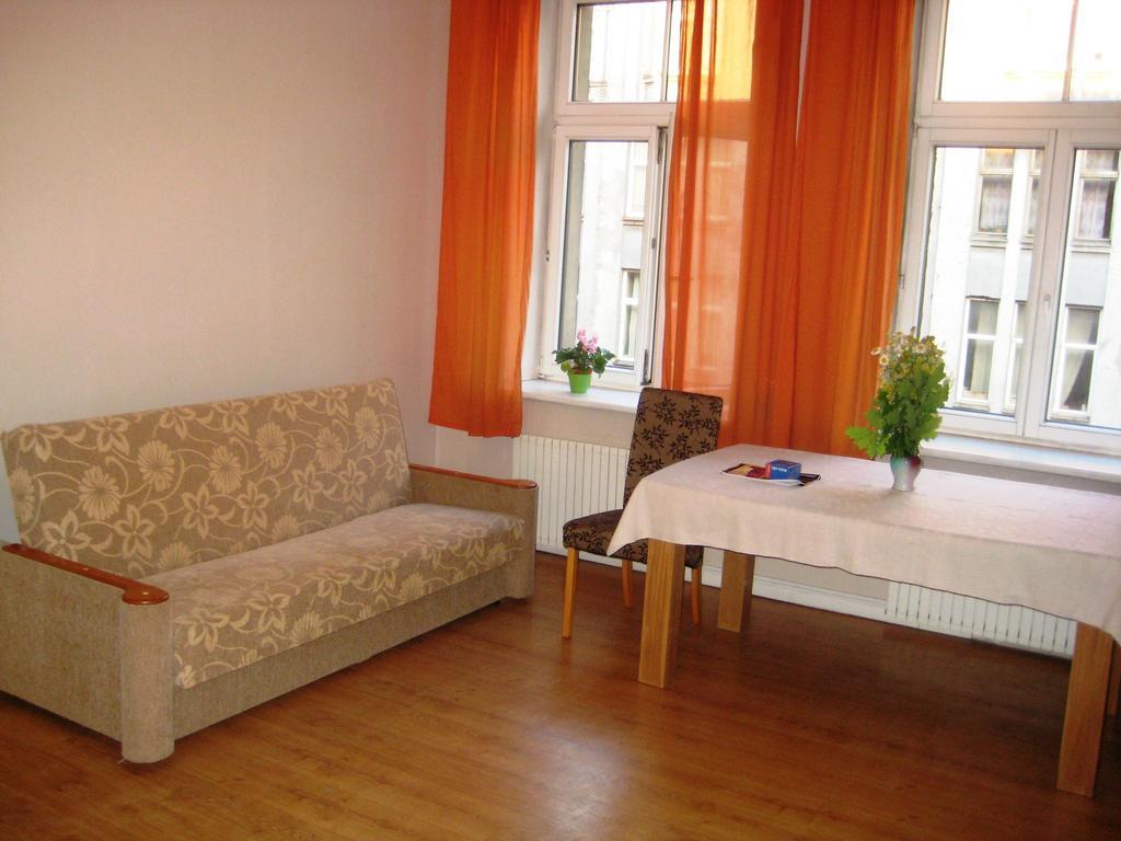 Apartment Aleksandra Caka 65