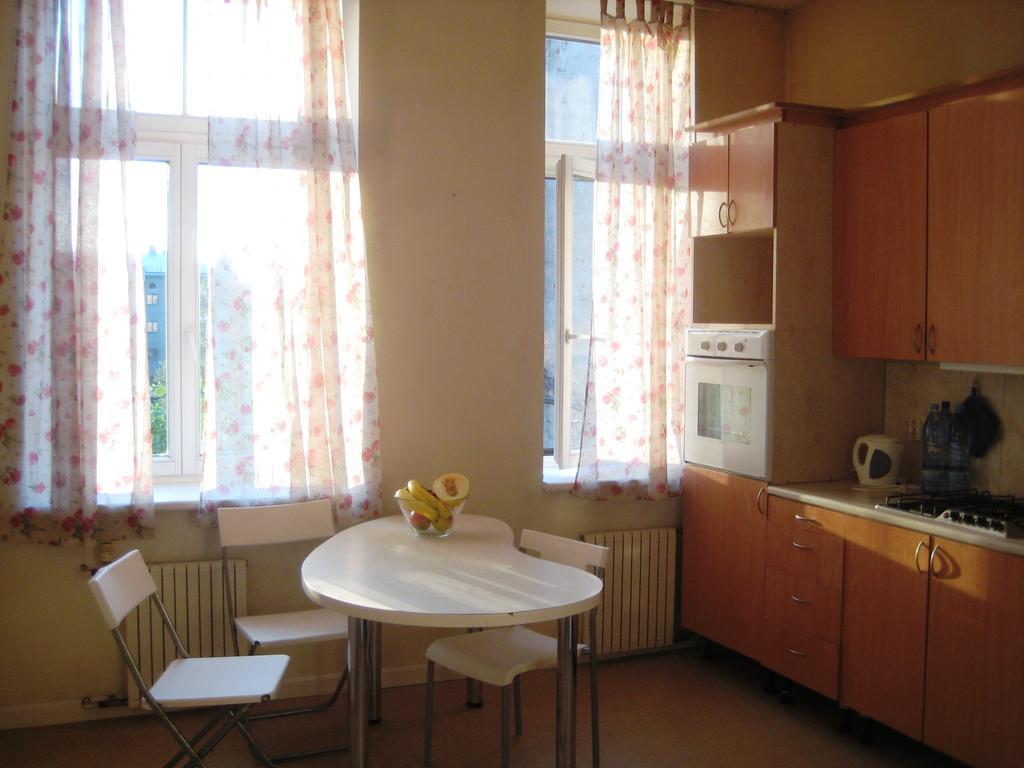 Apartment Aleksandra Caka 65 *